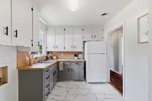 1308 Rose Ave, Cleburne, TX 76033 - Photo 6