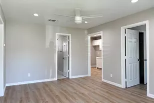 510 Magnolia St, Arlington, TX 76012 - Photo 1