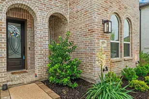 1004 Goldenrod Dr, Crowley, TX 76036 - Photo 2