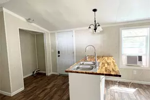 433 Capricorn Dr, Granbury, TX 76049 - Photo 10