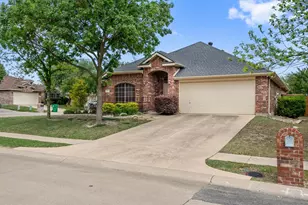 201 Rawhide St, Waxahachie, TX 75165 - Photo 2