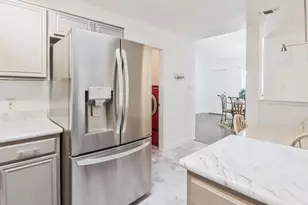 9403 Crimnson, Dallas, TX 75217 - Photo 8