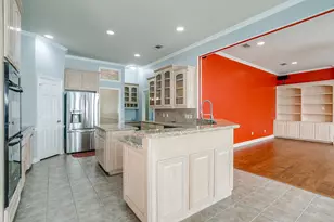 312 Oak Ridge Dr, Burleson, TX 76028 - Photo 12