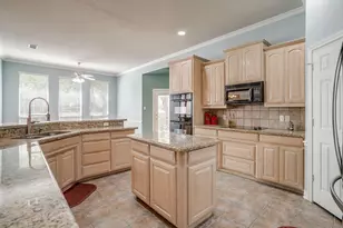 312 Oak Ridge Dr, Burleson, TX 76028 - Photo 16