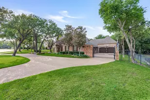 1305 Danbury Parks Dr, Keller, TX 76248 - Photo 4