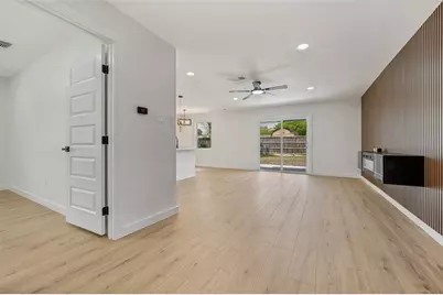 1409 Southmoor Drive, Arlington, TX 76010 - Photo 10