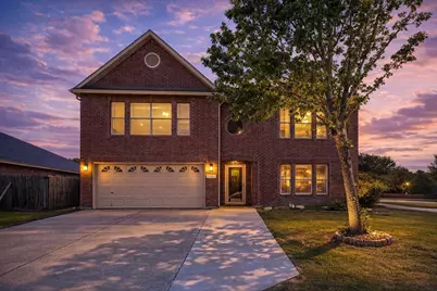 3188 Spyglass Drive, Grand Prairie, TX 75052 - Photo 1