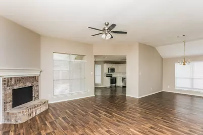 346 Mesquite Hill Drive, Arlington, TX 76002 - Photo 2
