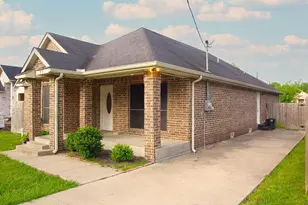 907 S Meriott St, Ennis, TX 75119 - Photo 2