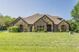 5001 Oak Mill Dr, Fort Worth, TX 76135 - Photo 2