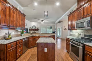 12332 Wagon Bow Dr, Burleson, TX 76028 - Photo 8