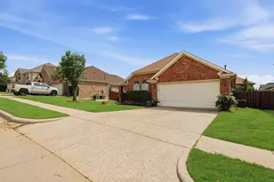 5504 Thornberry Dr, Fort Worth, TX 76137 - Photo 2