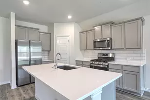 9813 Daisy Mae Ln, Aubrey, TX 76227 - Photo 8