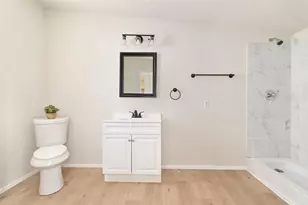 715 Comanche Cove Dr, Granbury, TX 76048 - Photo 10