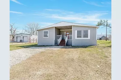 715 Comanche Cove Drive, Granbury, TX 76048 - Photo 2