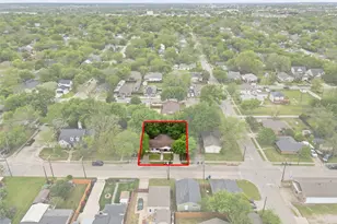 1207 N College St, McKinney, TX 75069 - Photo 2