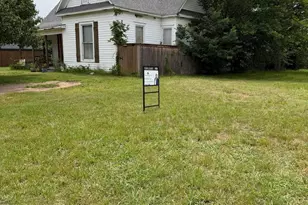 706 W Owing St, Denison, TX 75020 - Photo 1