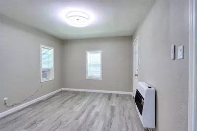 311 W McKinney Street, Pilot Point, TX 76258 - Photo 8