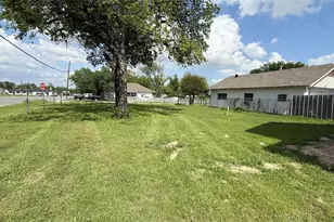 1321 Denver Ave, Fort Worth, TX 76164 - Photo 10