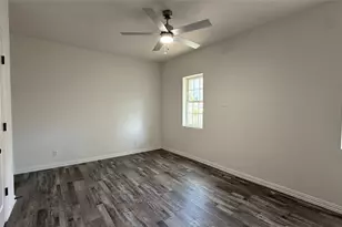 1321 Denver Ave, Fort Worth, TX 76164 - Photo 8