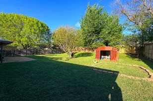 3708 Holland Dr, North Richland Hills, TX 76180 - Photo 32