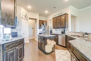 729 Franklin Dr, Joshua, TX 76058 - Photo 10