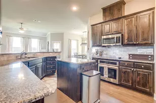 729 Franklin Dr, Joshua, TX 76058 - Photo 12