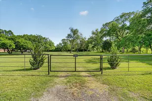 1290 Fox Ln, Burleson, TX 76028 - Photo 38