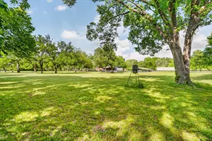 1290 Fox Ln, Burleson, TX 76028 - Photo 36