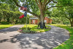 1290 Fox Ln, Burleson, TX 76028 - Photo 2