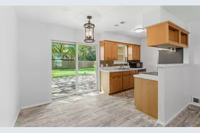 728 Lisa Lane, Cedar Hill, TX 75104 - Photo 8