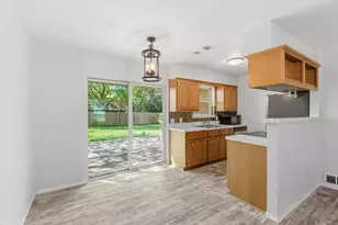 728 Lisa Ln, Cedar Hill, TX 75104 - Photo 8