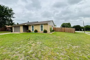6420 Wakefield Rd, North Richland Hills, TX 76182 - Photo 4