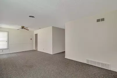 4836 Overton Avenue, Fort Worth, TX 76133 - Photo 4