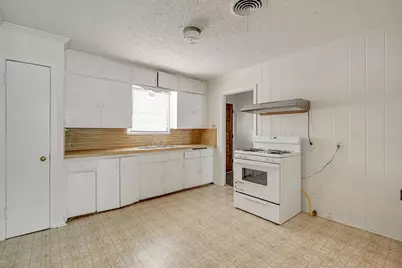 4836 Overton Avenue, Fort Worth, TX 76133 - Photo 10