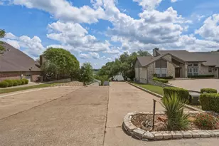 4015 Crescent Dr, Granbury, TX 76049 - Photo 4