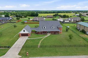 250 Newfield Ln, Springtown, TX 76082 - Photo 2
