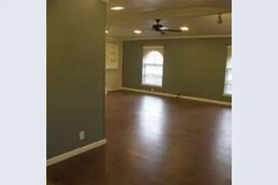 2109 Meadow Lane, Grand Prairie, TX 75050 - Photo 4