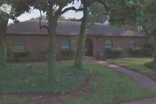 2109 Meadow Ln, Grand Prairie, TX 75050 - Photo 1