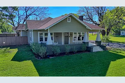 608 S Broad Street, Saint Jo, TX 76265 - Photo 2