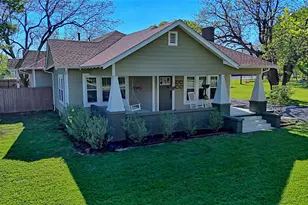 608 S Broad St, Saint Jo, TX 76265 - Photo 2