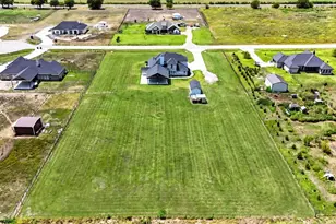 7271 Michelle Pt, Krum, TX 76249 - Photo 40