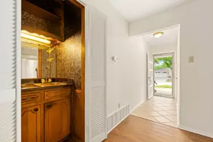 2811 Wentwood Dr, Grapevine, TX 76051 - Photo 4