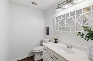 1913 W Arbor Rose Dr, Grand Prairie, TX 75050 - Photo 8