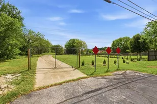 1913 W Arbor Rose Dr, Grand Prairie, TX 75050 - Photo 40