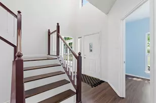 1913 W Arbor Rose Dr, Grand Prairie, TX 75050 - Photo 2