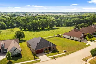 1307 Carnoustie Dr, Ennis, TX 75119 - Photo 28