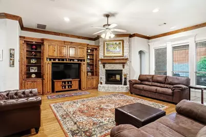 620 Highview Lane, Hurst, TX 76054 - Photo 14