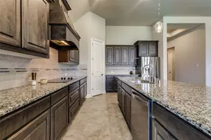 501 Green Valley Dr, McKinney, TX 75071 - Photo 10