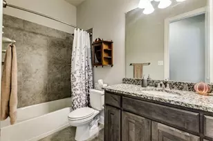 501 Green Valley Dr, McKinney, TX 75071 - Photo 14
